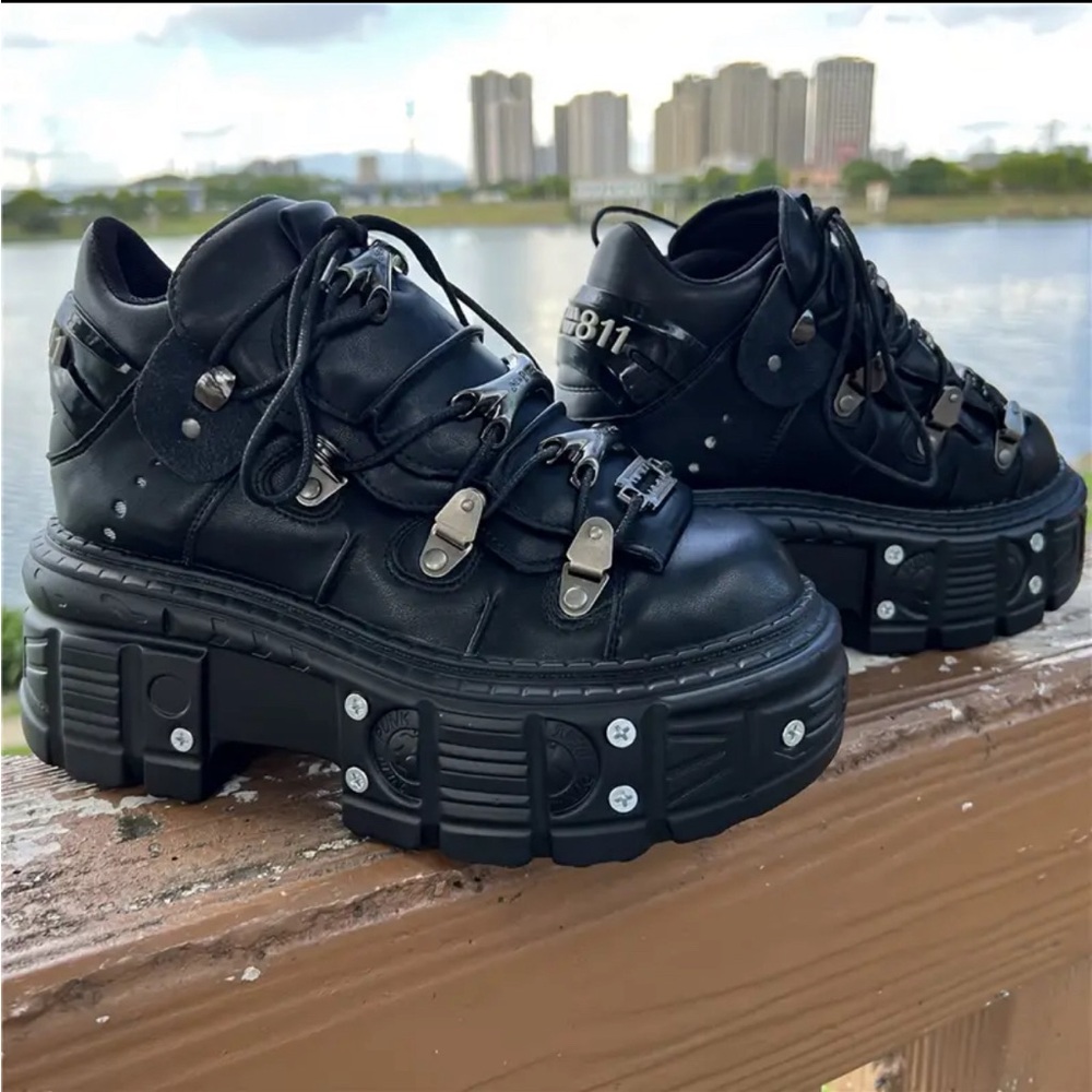 New P Rock Punk Chunky Platform Shoes CD811 Screws Details